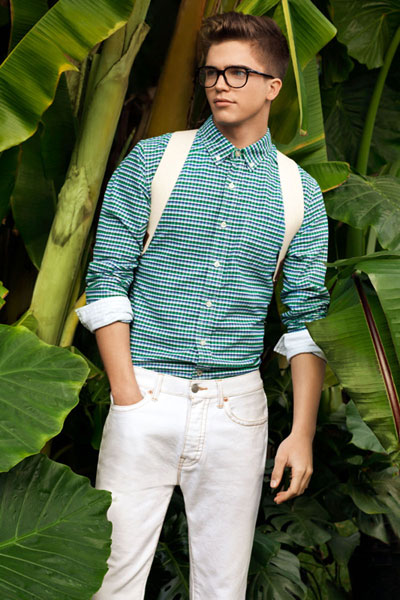 Tommy-Hilfiger-Spring-Summer-2011-MaleModelSceneNet-02a